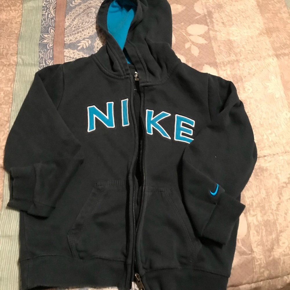 Gently Used Boys Nike jacket size 7